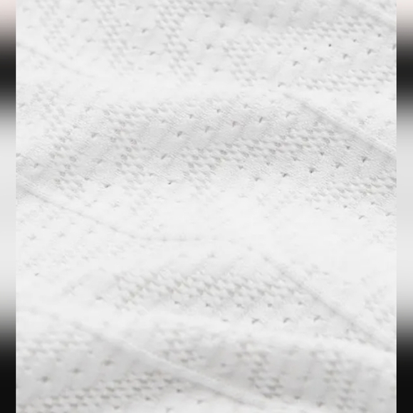 White Lululemon Cropped Dotted Racerback Swiftly Tech Tank 2.0 NWT - Picture 3 of 5